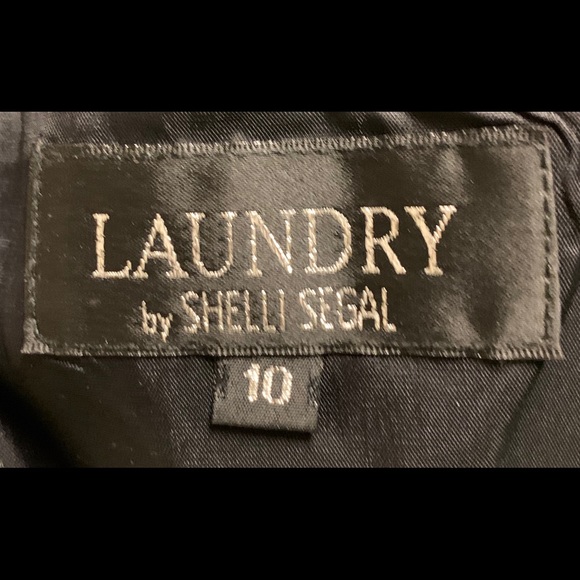 Dress - Picture 3 of 3